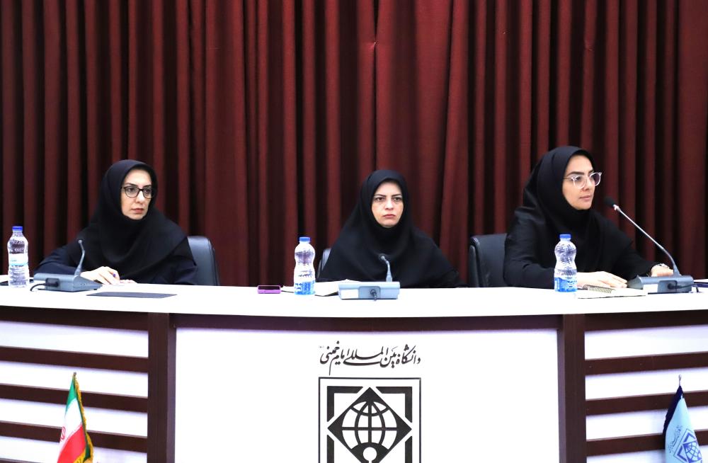 نشست صمیمی مشاور سرپرست دانشگاه در امور بانوان و معاون فرهنگی و اجتماعی با بانوان شاغل در دانشگاه