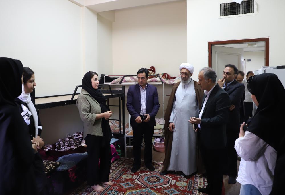 بازدید رئیس دانشگاه از مجتمع خوابگاه‌های دانشجویی دختران  