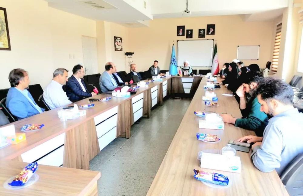 نشست اساتید و نخبگان دانشگاه با موضوع تحقق شعار سال در جامعه دانشگاهی